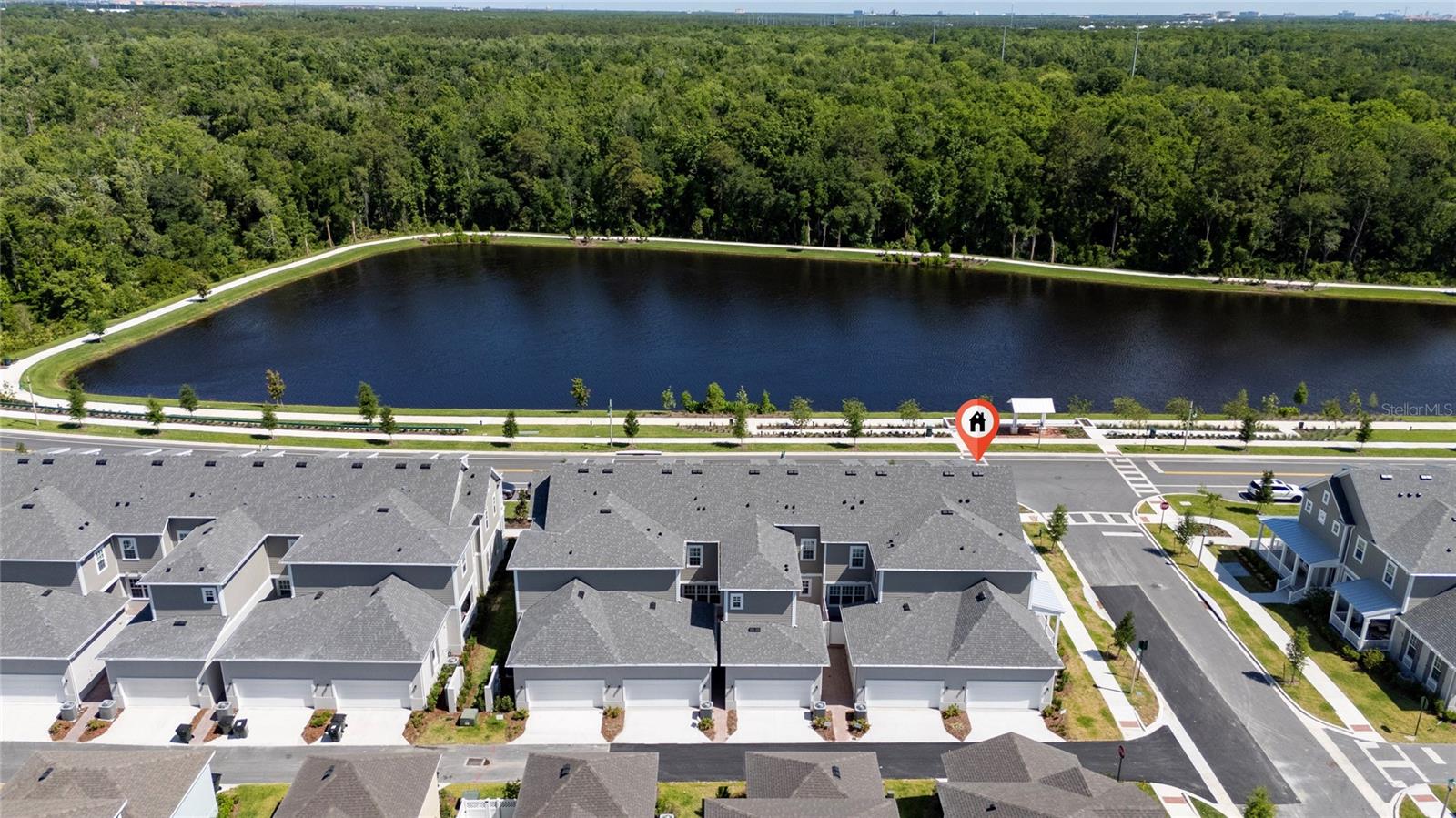 2426 Celebration Blvd Property Photo 4