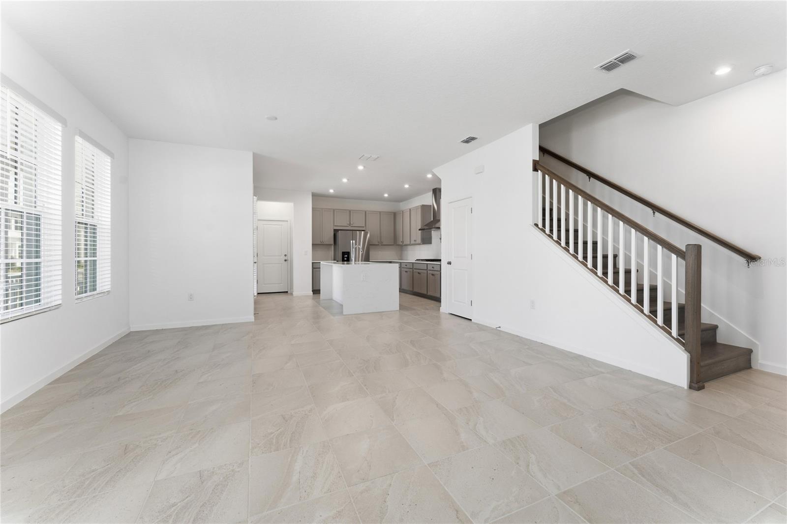 2426 Celebration Blvd Property Photo 5