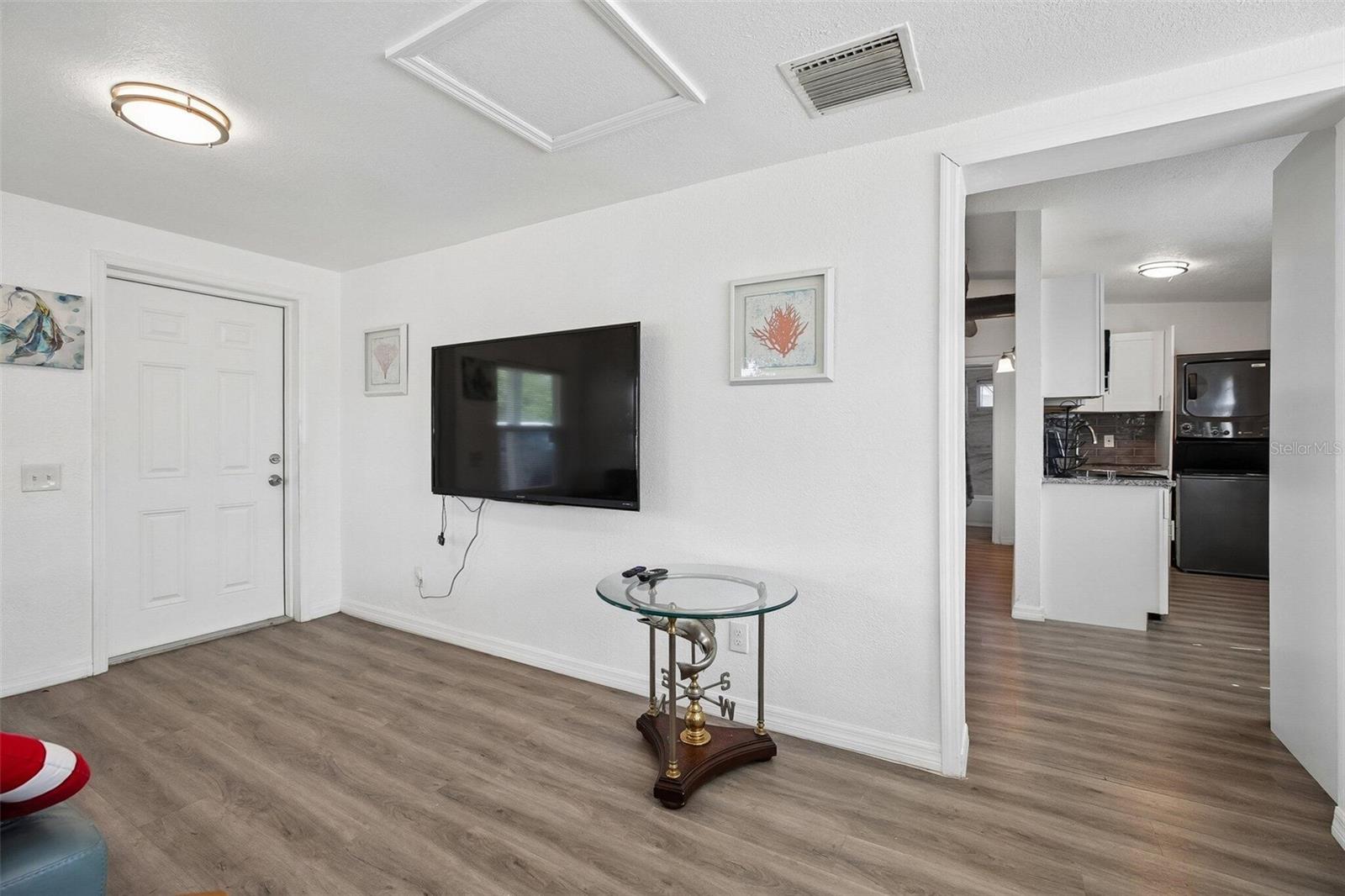 2321 Ednor St Property Photo 4