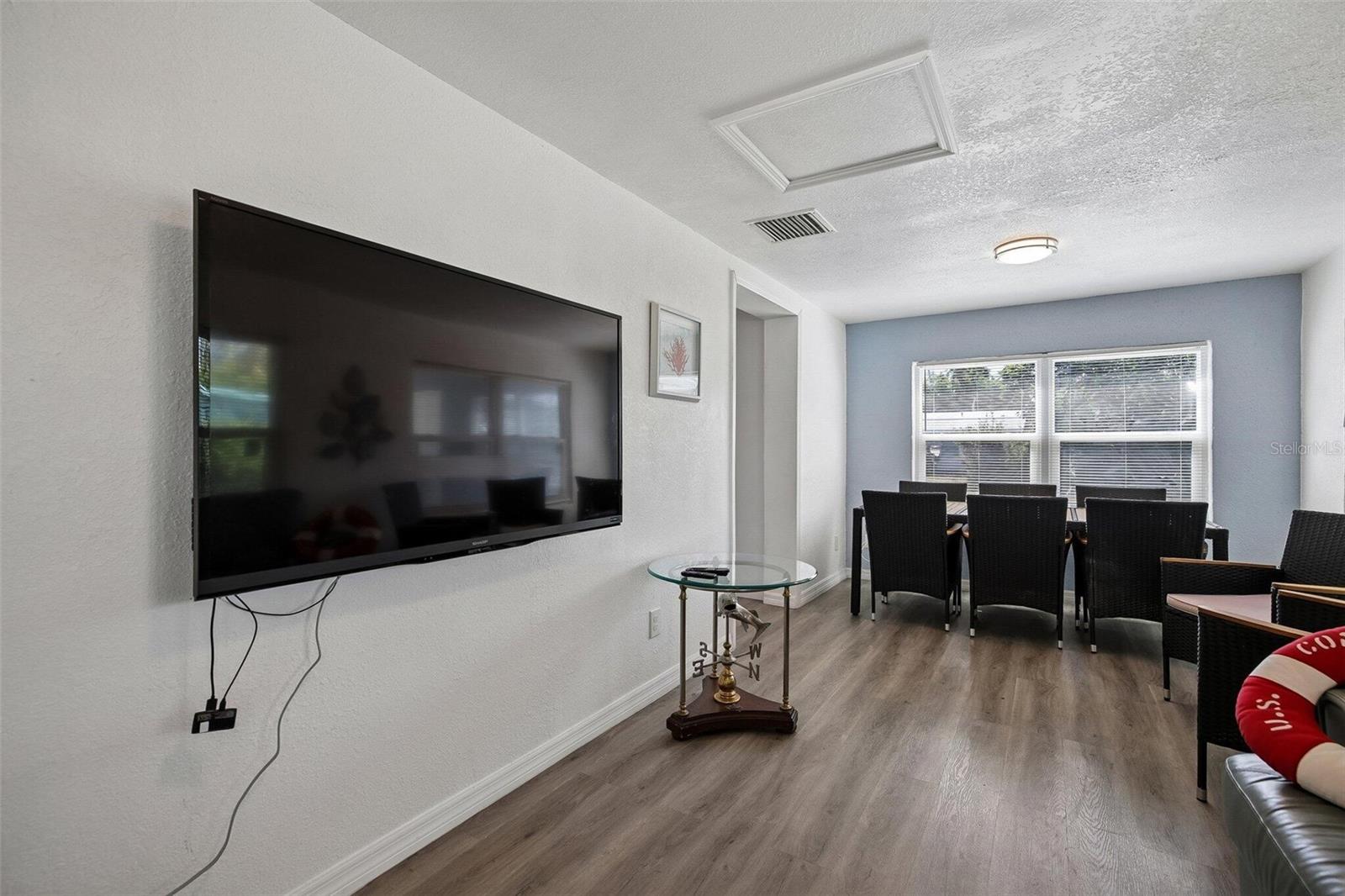 2321 Ednor St Property Photo 8