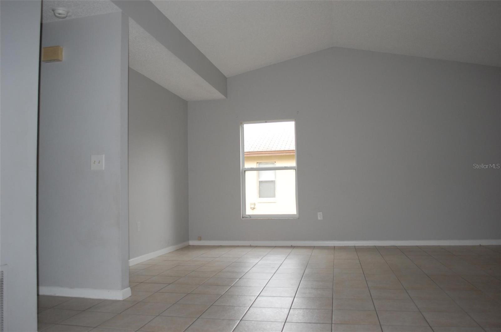 2887 N Bermuda Ave Property Photo 4