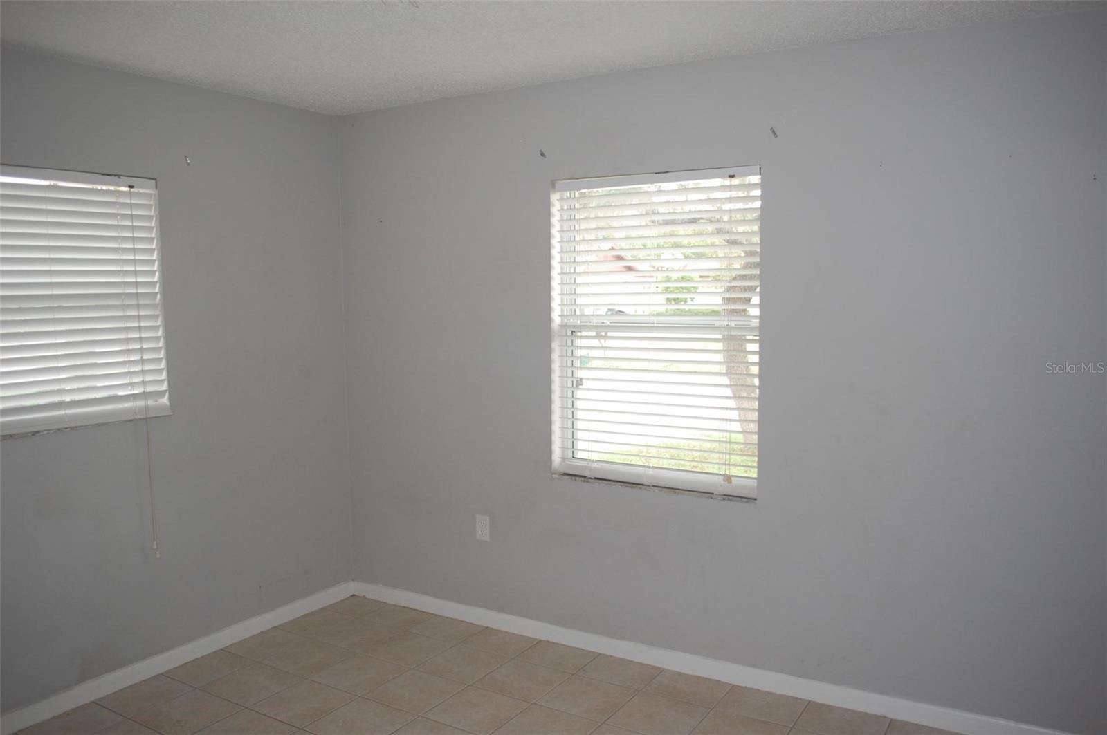 2887 N Bermuda Ave Property Photo 8
