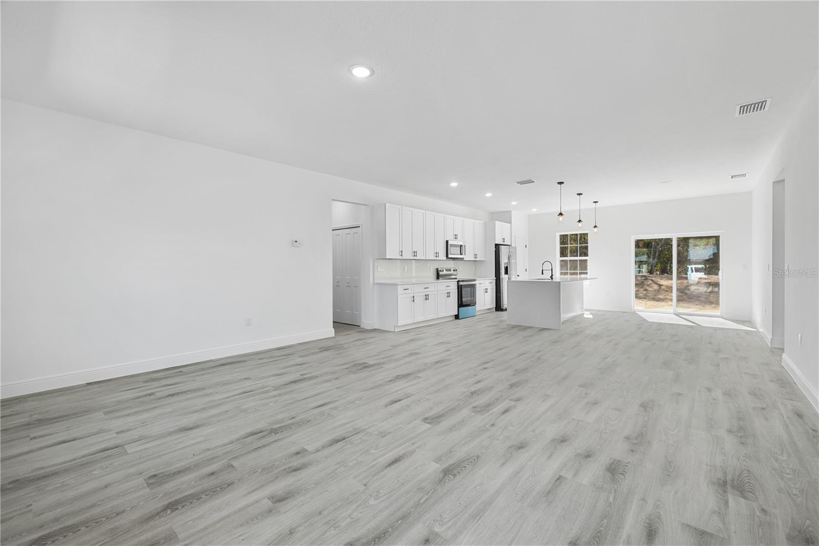 8839 N Joann Dr Property Photo 5