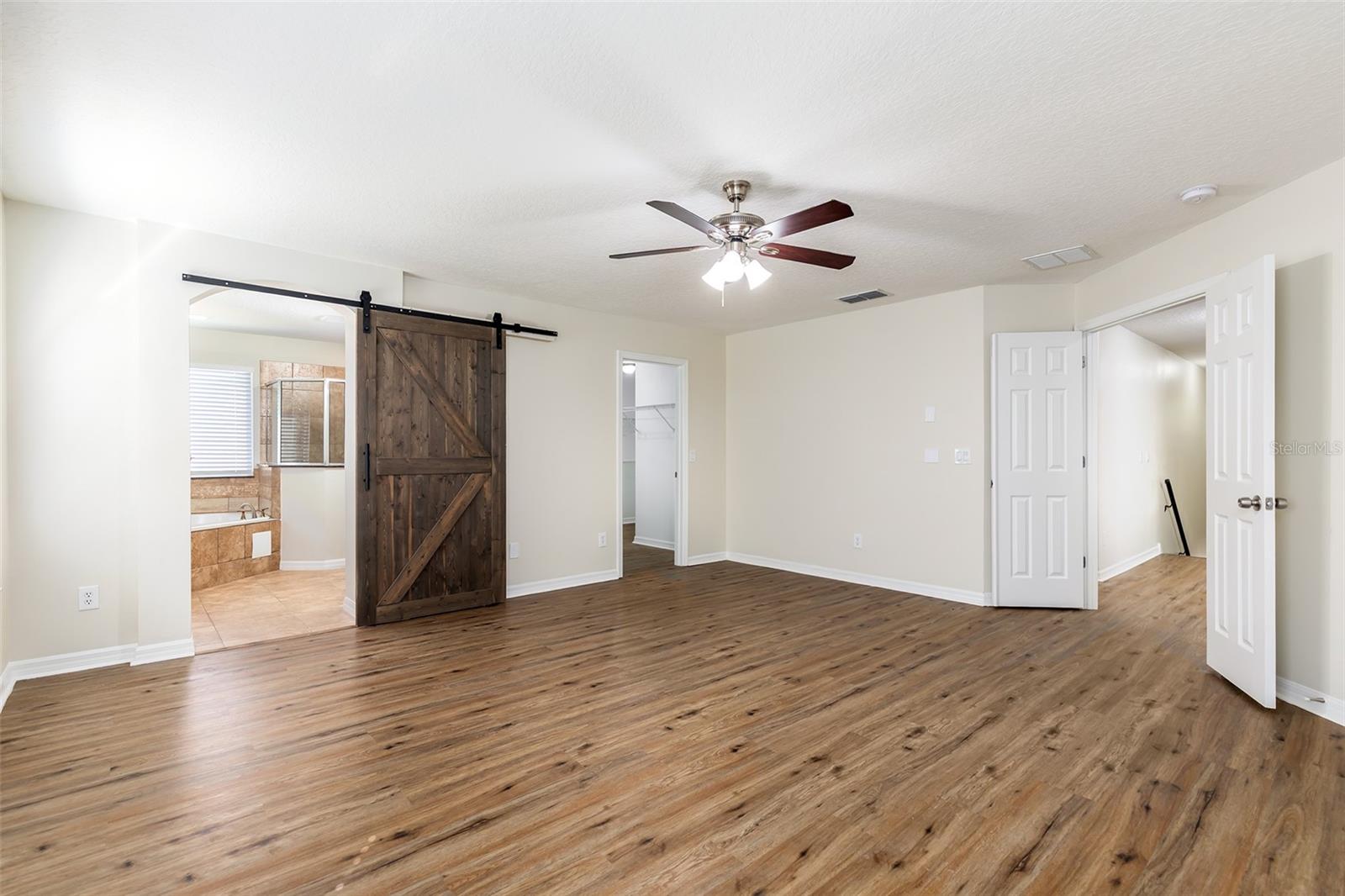 13844 Amelia Pond Dr Property Photo 17