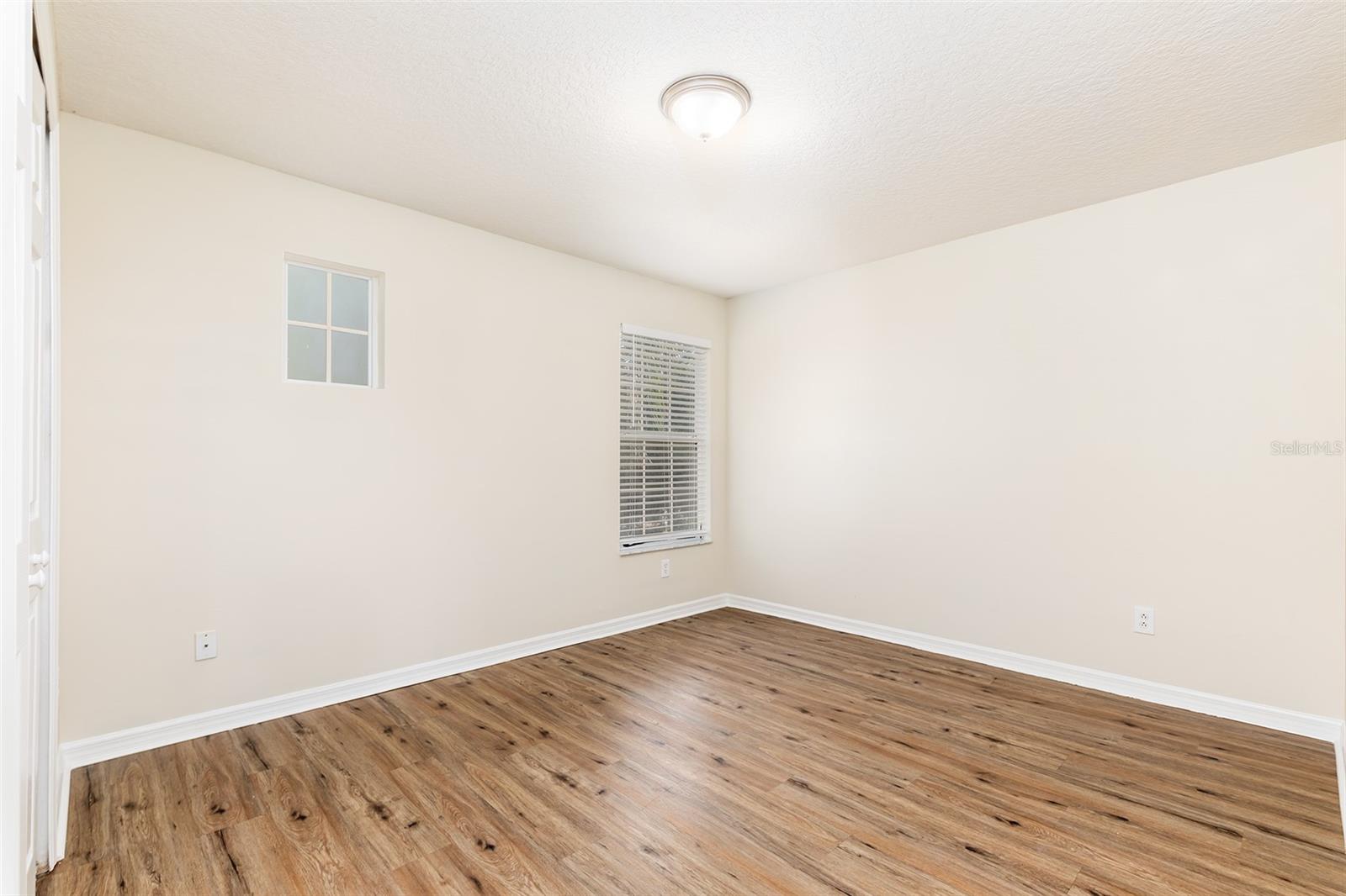 13844 Amelia Pond Dr Property Photo 24