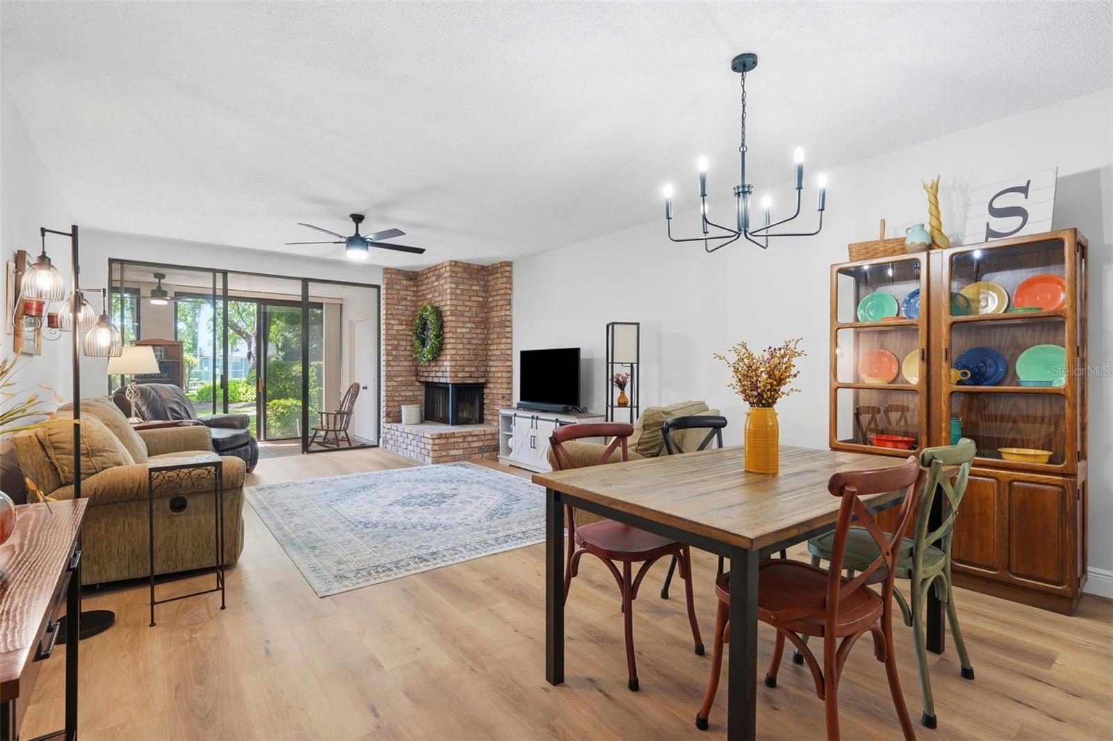 1055 Kensington Park Dr #808 Property Photo 3