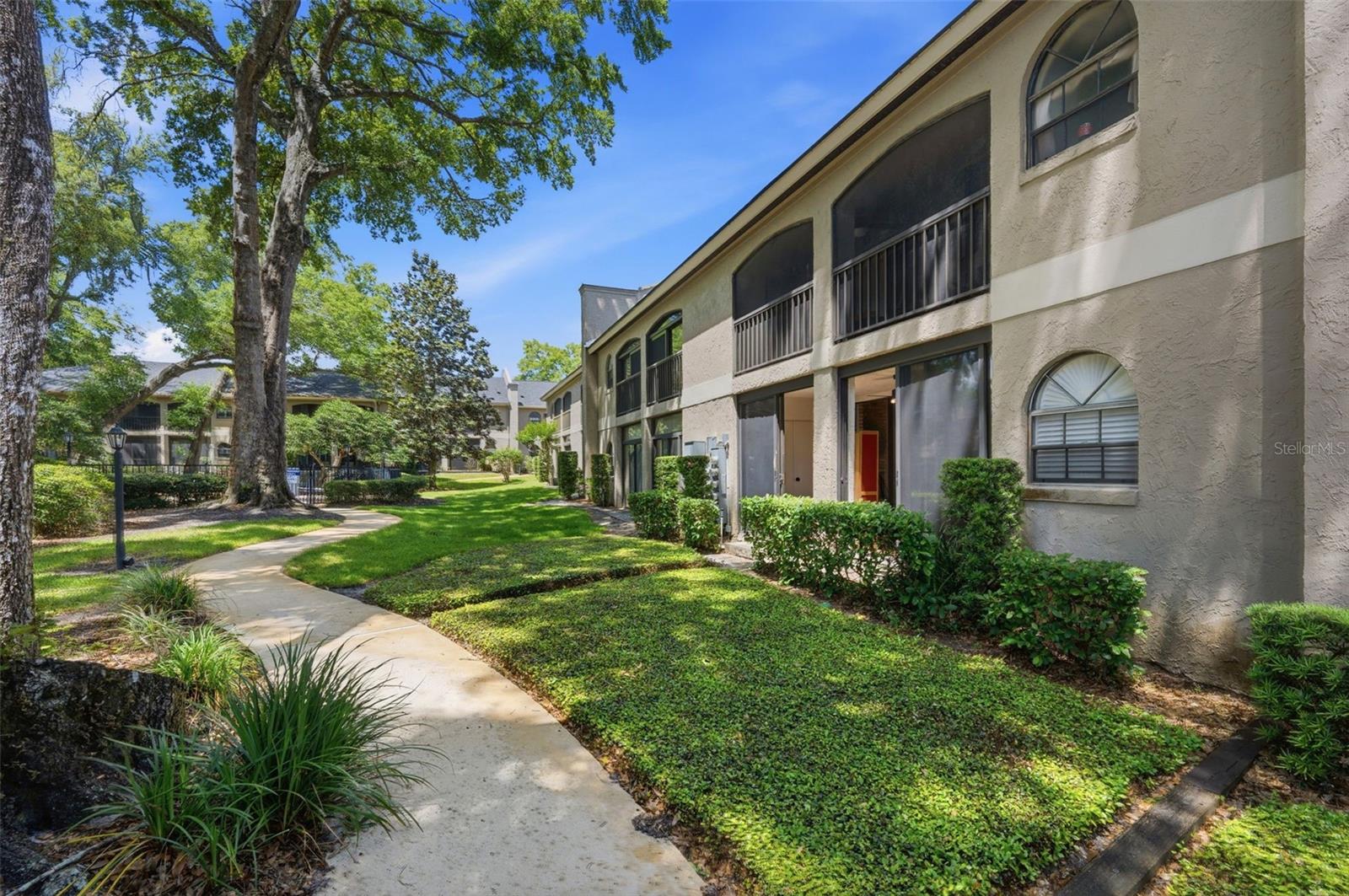 1055 Kensington Park Dr #808 Property Photo 5