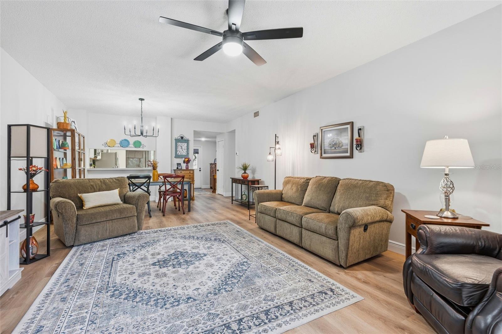 1055 Kensington Park Dr #808 Property Photo 7