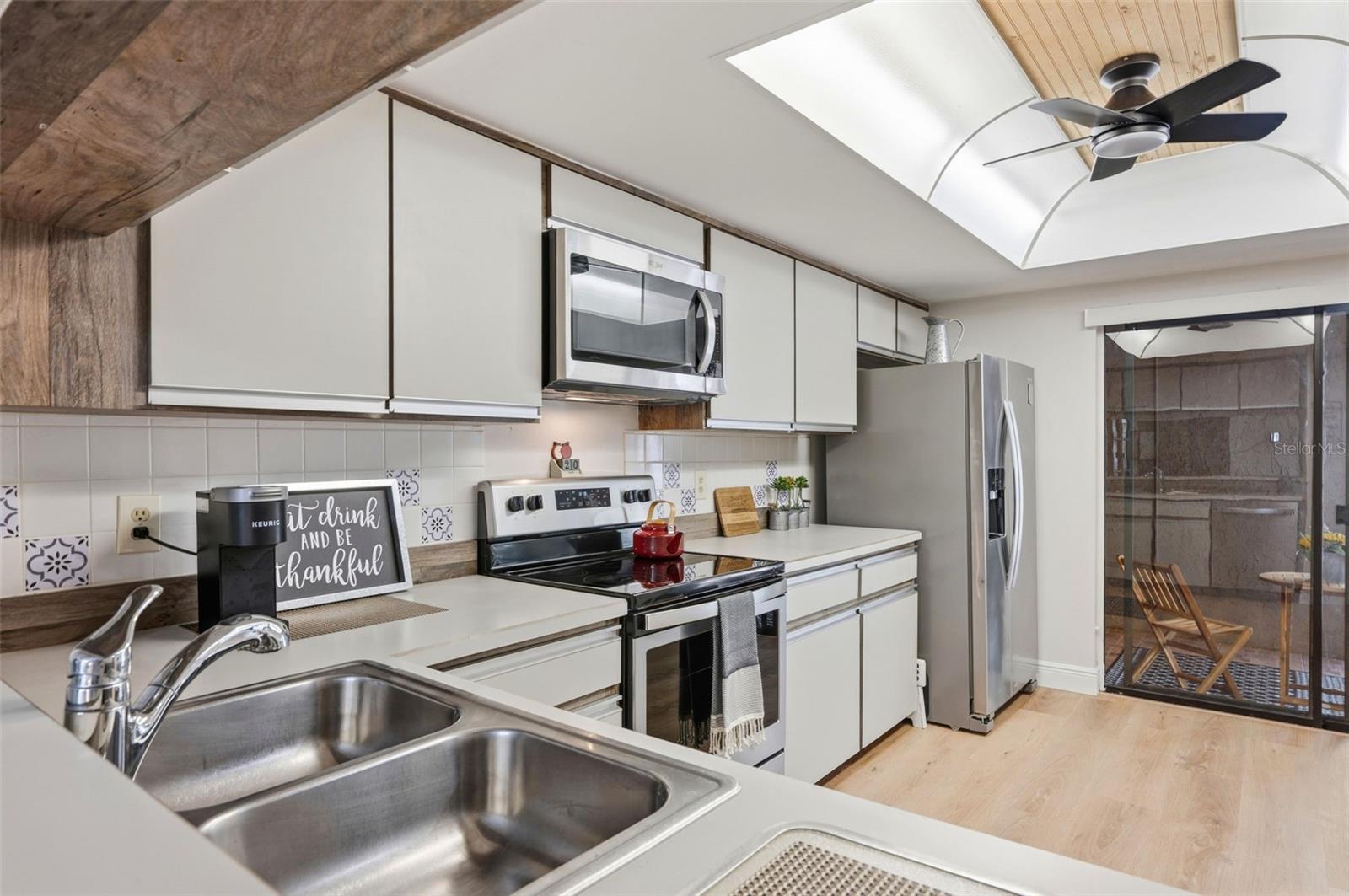 1055 Kensington Park Dr #808 Property Photo 10