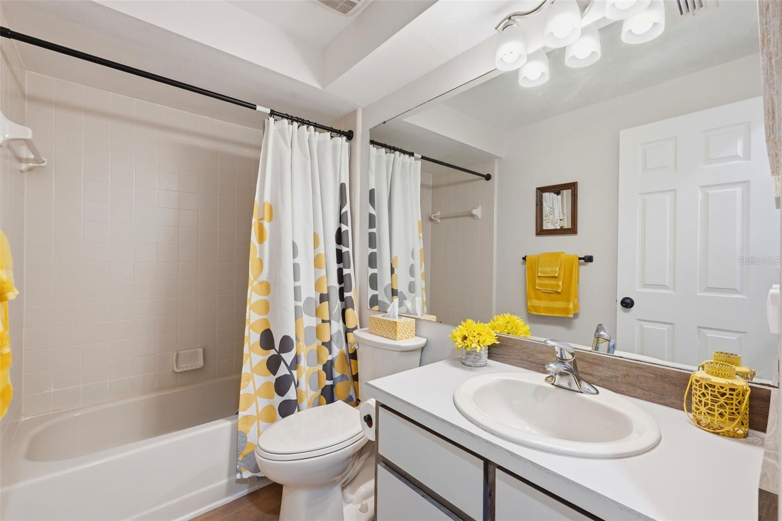 1055 Kensington Park Dr #808 Property Photo 14