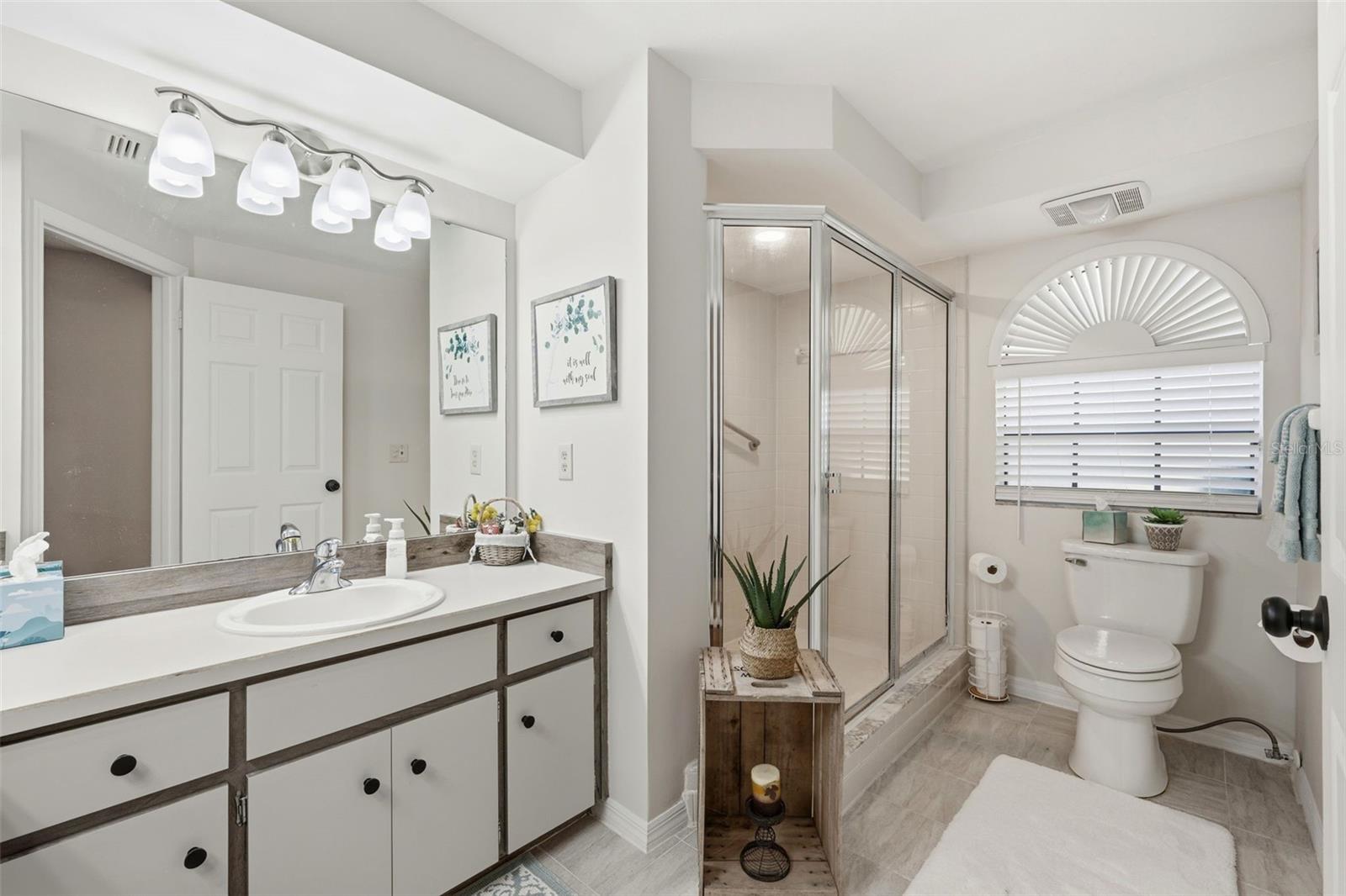 1055 Kensington Park Dr #808 Property Photo 17