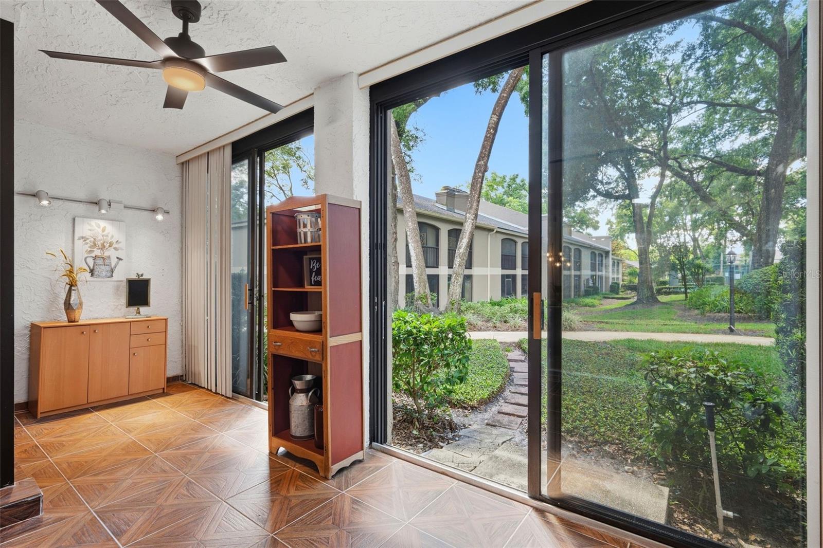 1055 Kensington Park Dr #808 Property Photo 21
