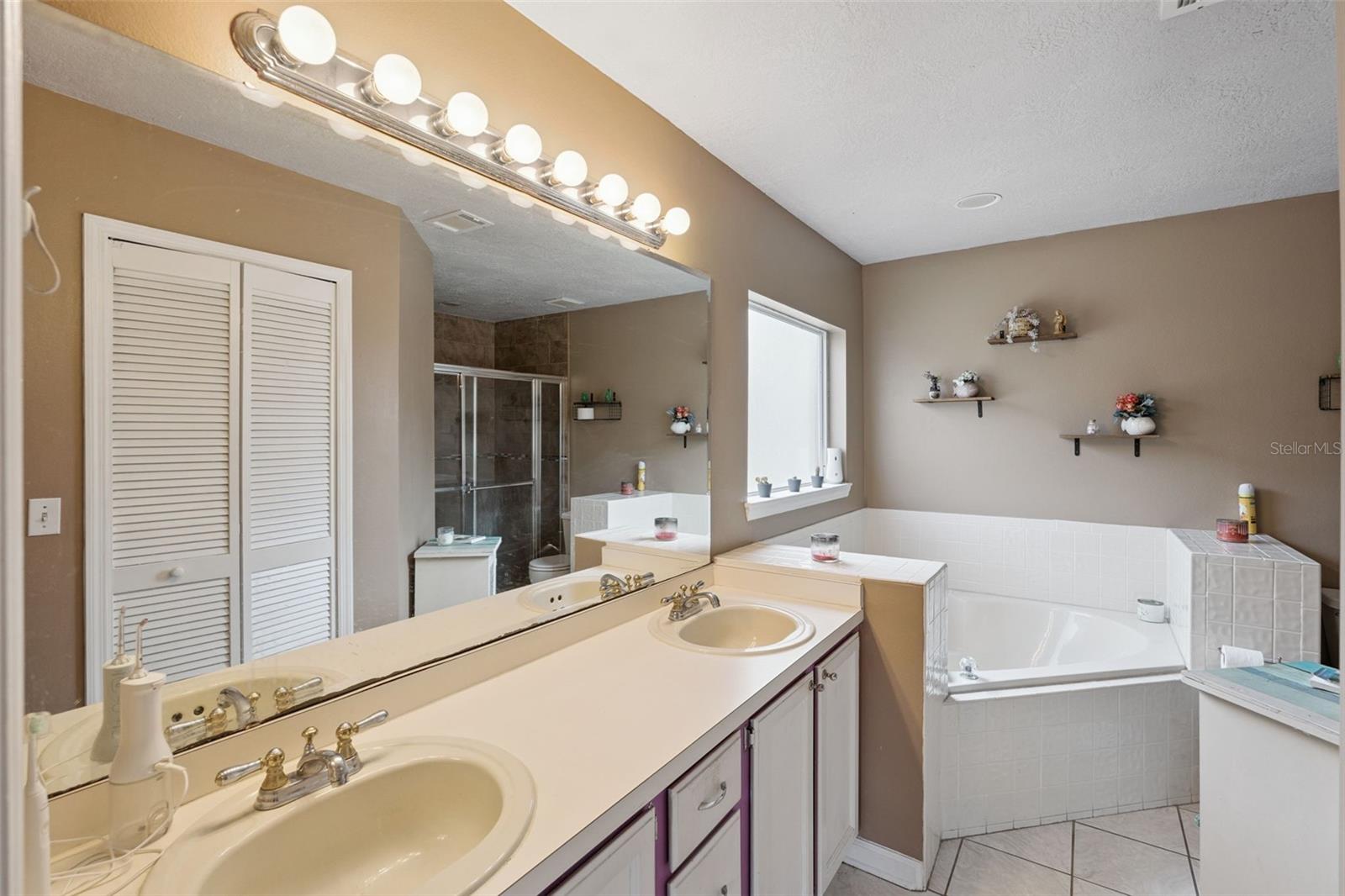 4485 Weeping Willow Cir Property Photo 13
