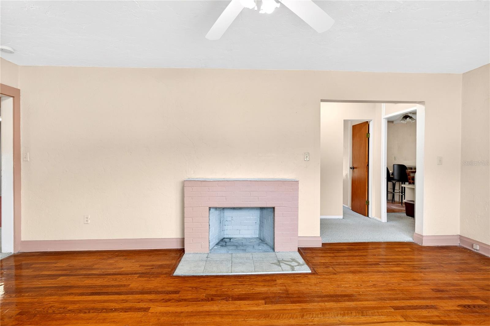 1266 E Silver Springs Blvd Property Photo 11