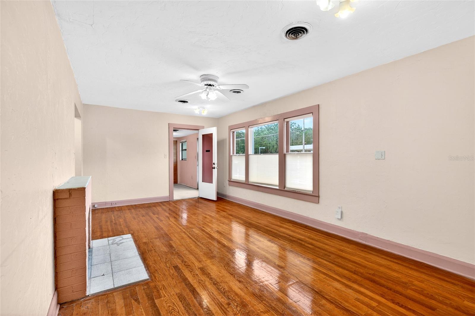 1266 E Silver Springs Blvd Property Photo 12