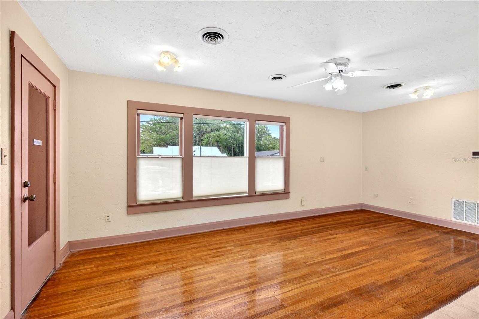1266 E Silver Springs Blvd Property Photo 16