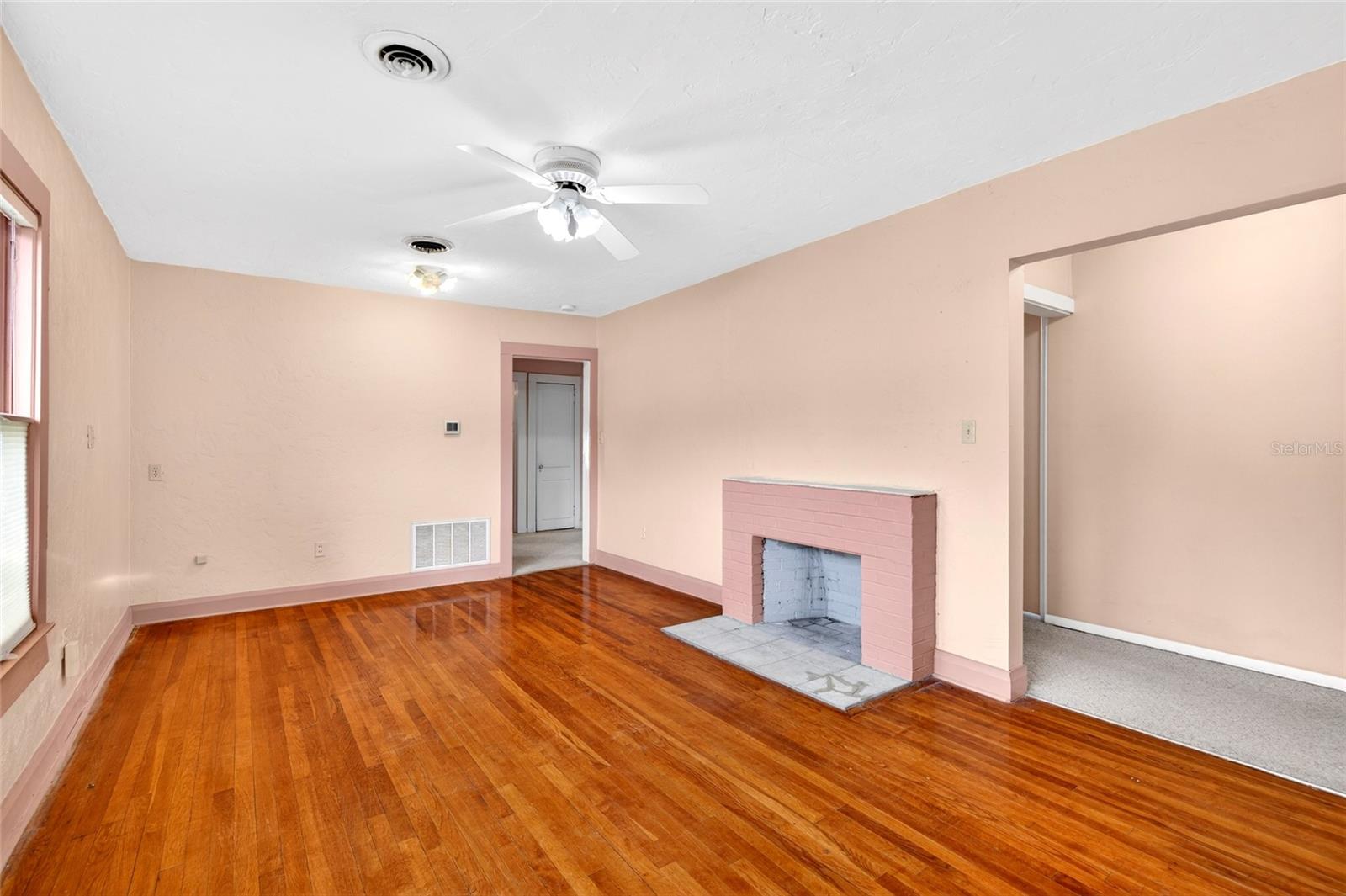 1266 E Silver Springs Blvd Property Photo 19