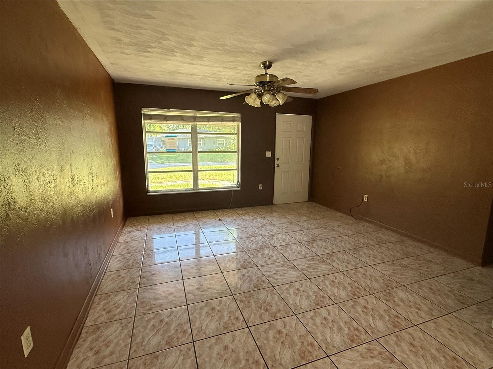 3802 E Esther St Property Photo 4