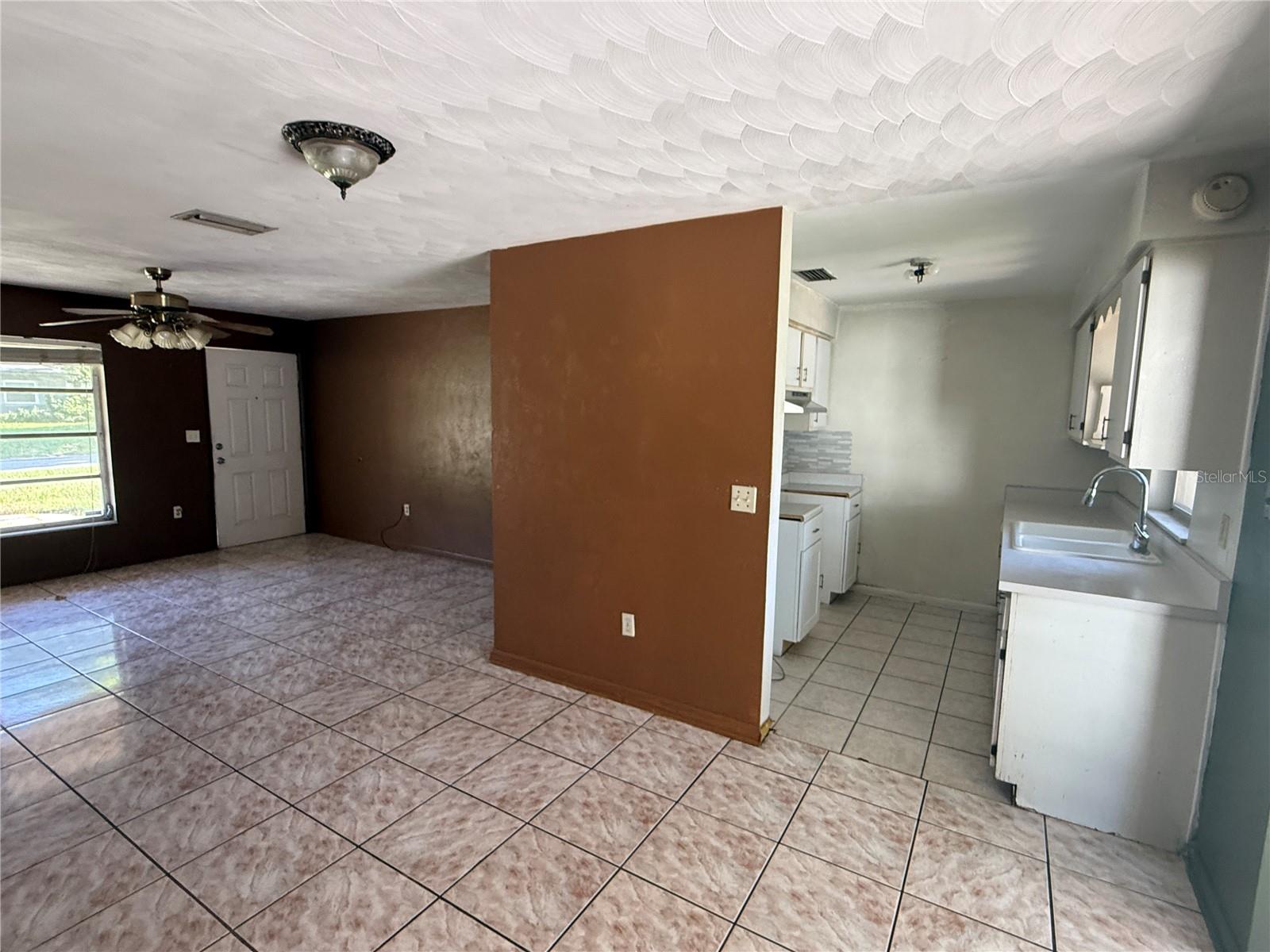 3802 E Esther St Property Photo 6