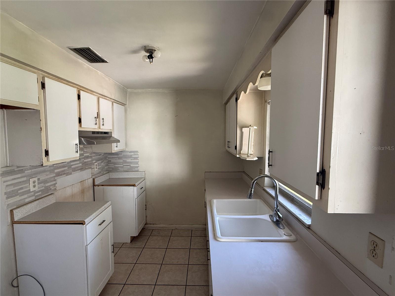 3802 E Esther St Property Photo 7