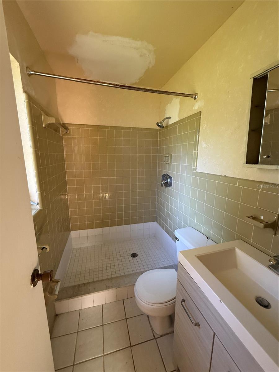 3802 E Esther St Property Photo 9