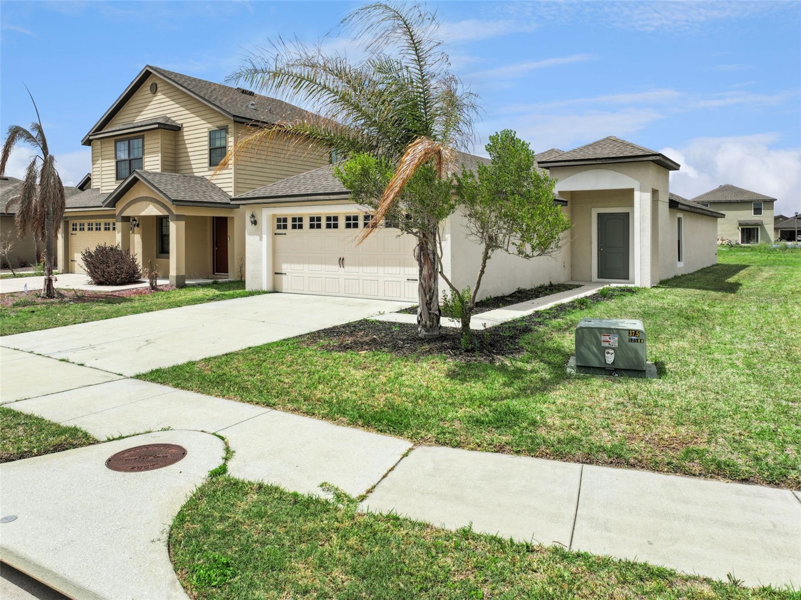 2447 Caspian Dr Property Photo 3