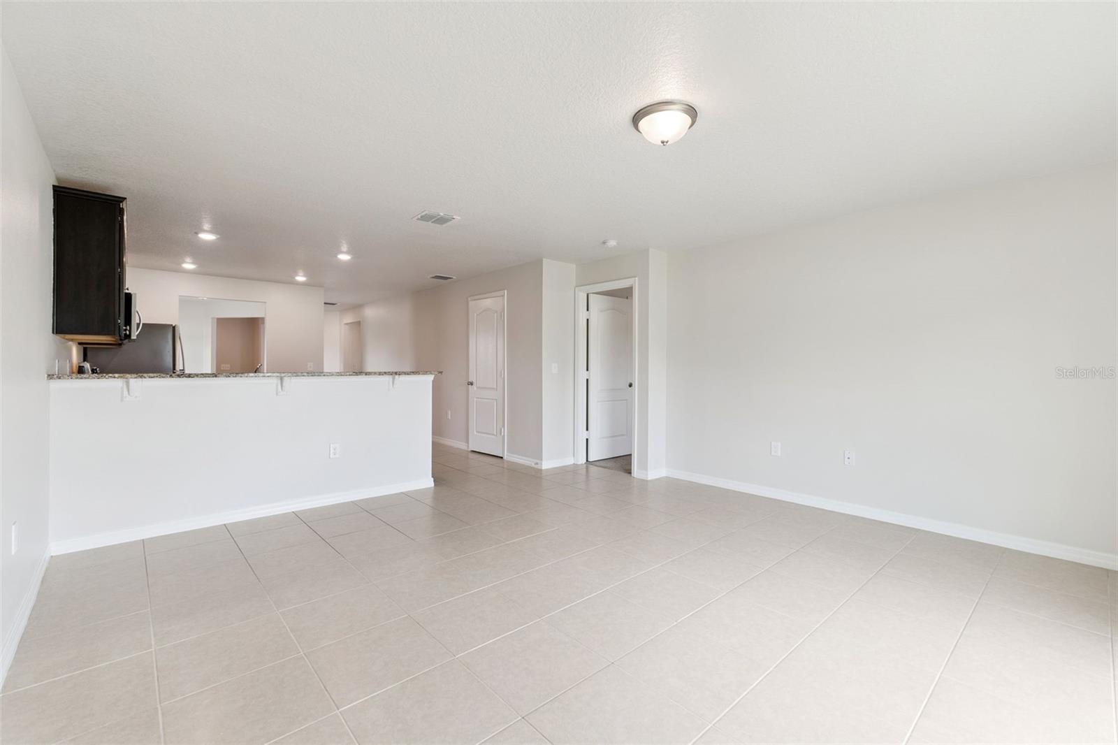 2447 Caspian Dr Property Photo 4