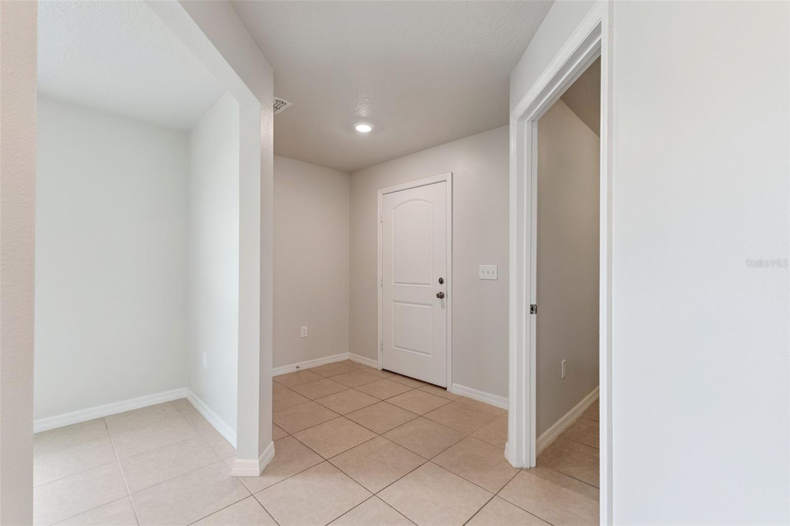 2447 Caspian Dr Property Photo 7