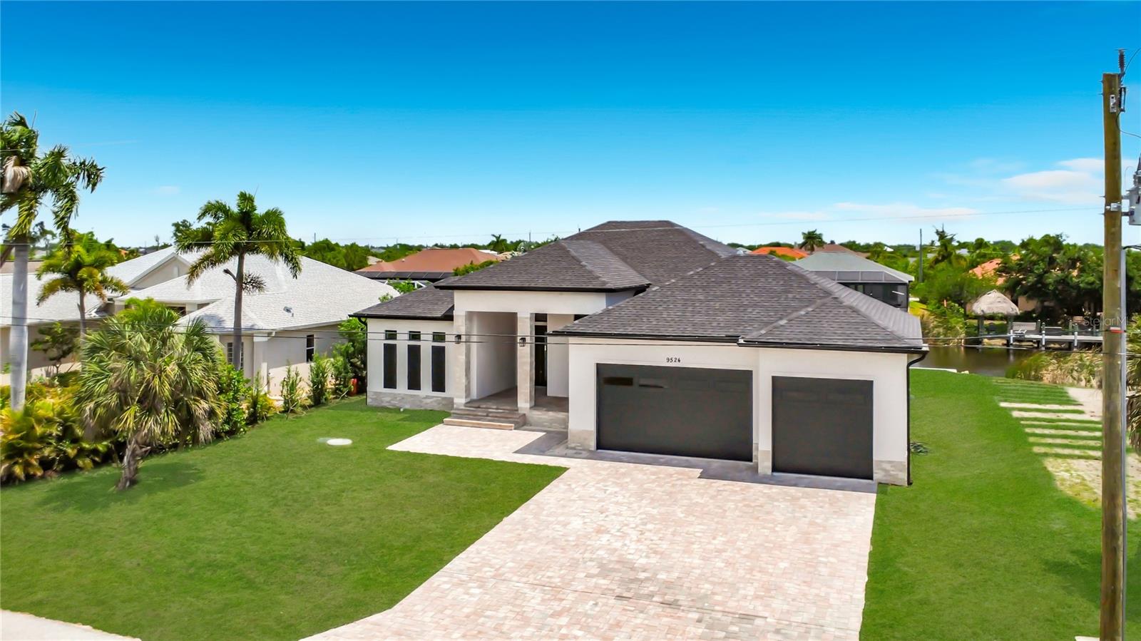 9524 Singer Cir Property Photo 4