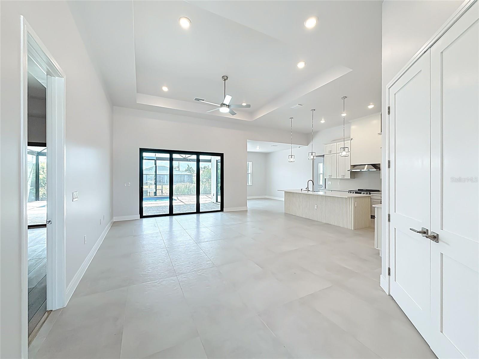 9524 Singer Cir Property Photo 6