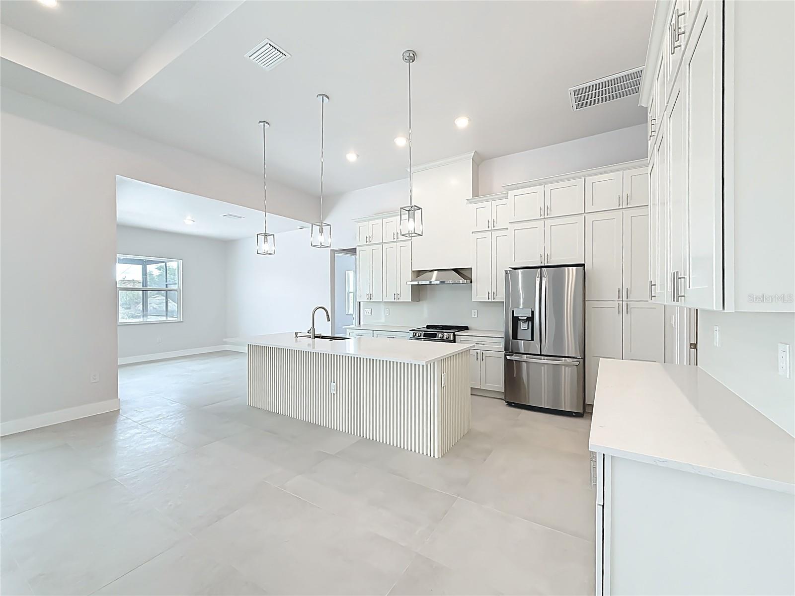 9524 Singer Cir Property Photo 8