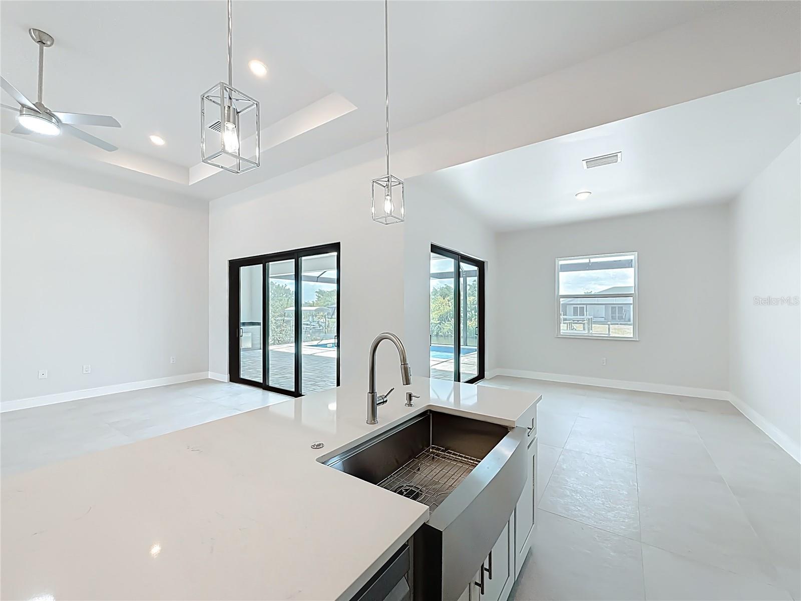 9524 Singer Cir Property Photo 11