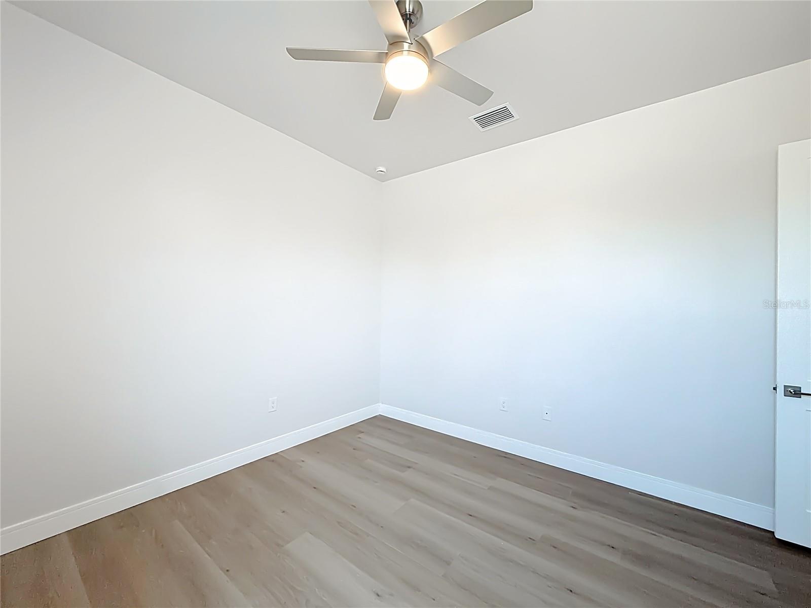 9524 Singer Cir Property Photo 25