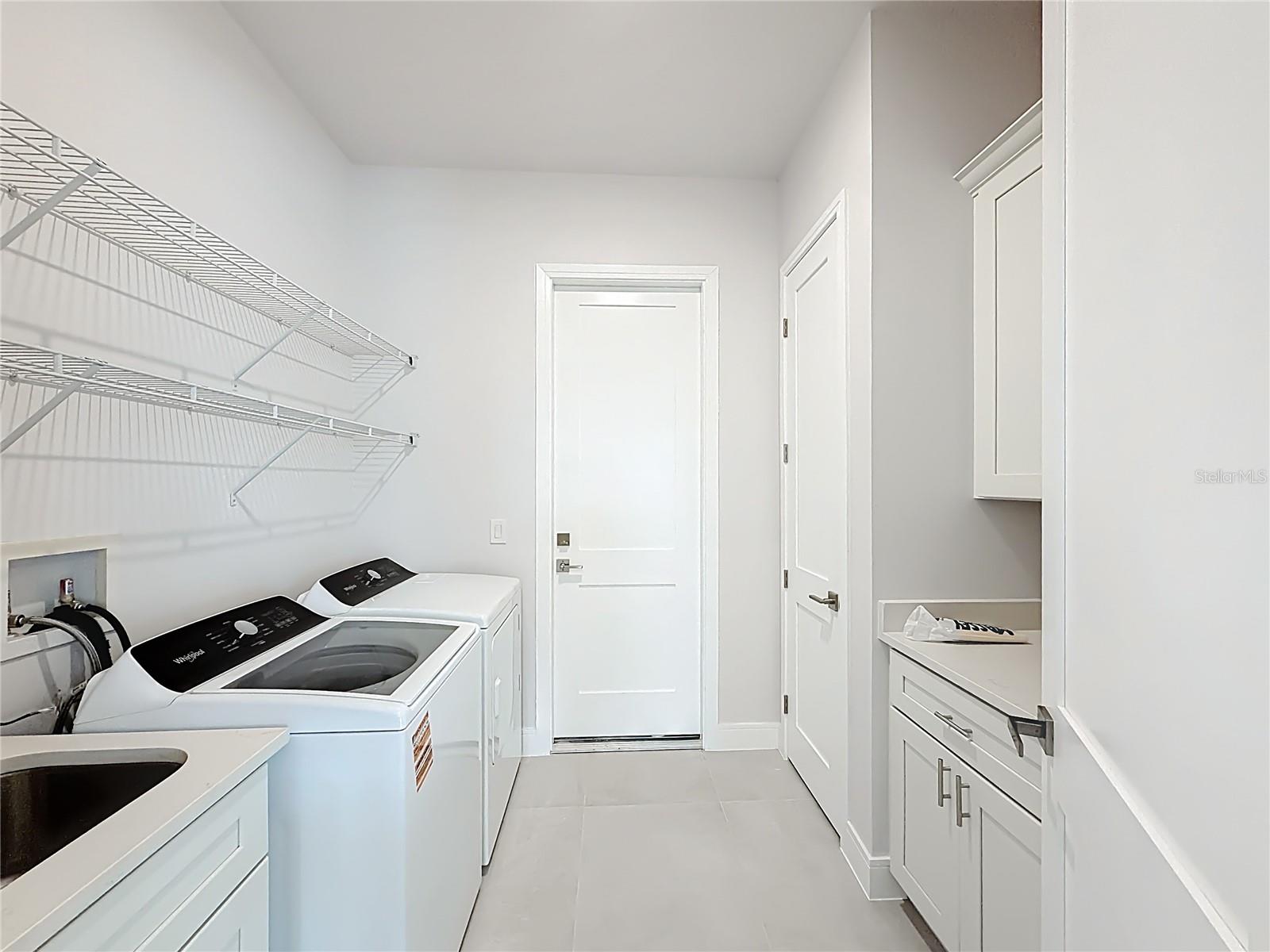 9524 Singer Cir Property Photo 45