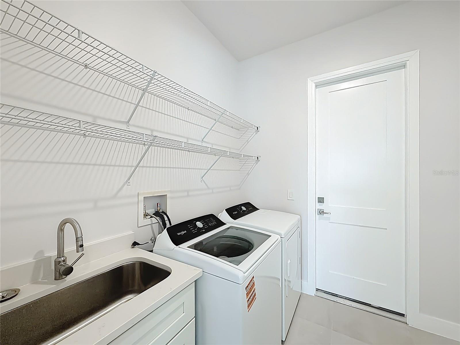 9524 Singer Cir Property Photo 46