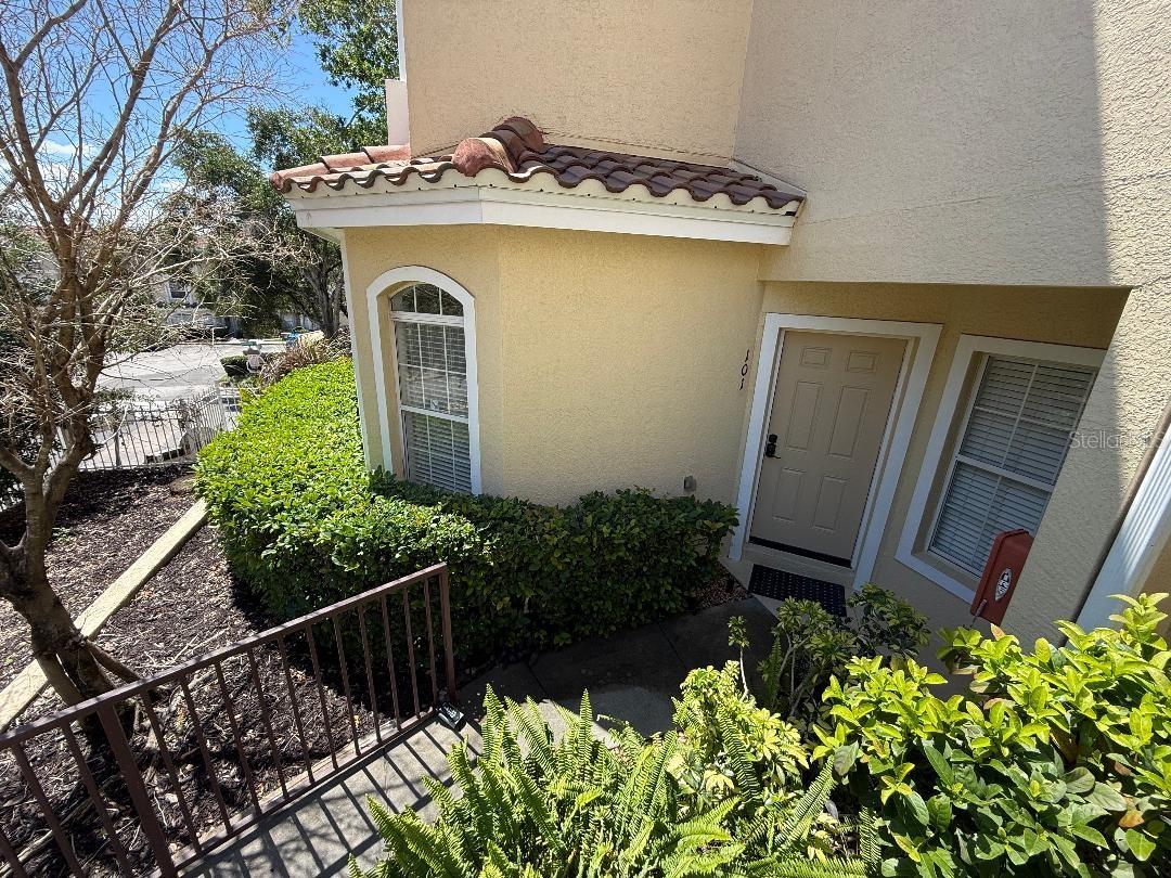 692 Seabrook Ct #101 Property Photo 1
