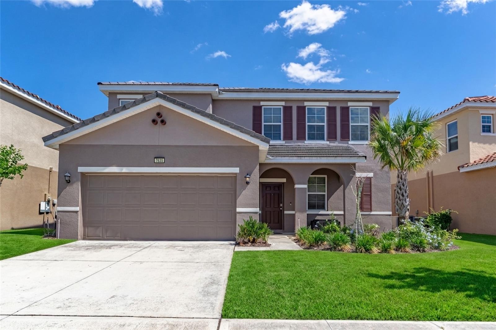 7635 Oakmoss Loop Property Photo 1