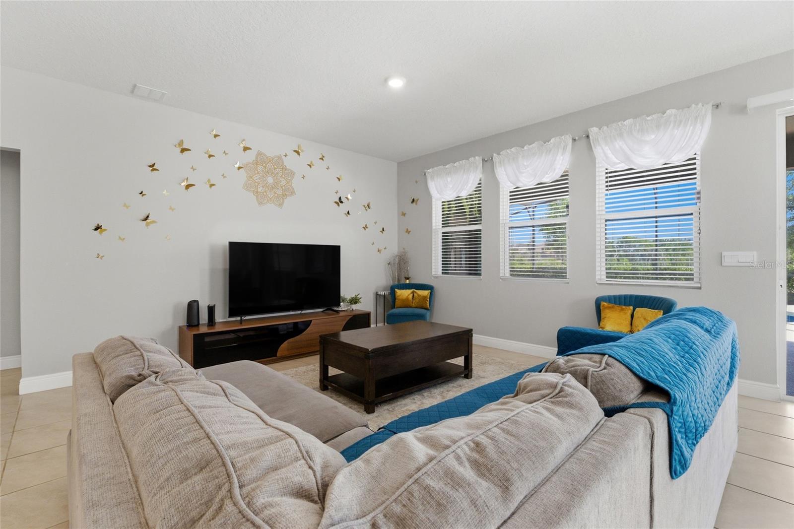 7635 Oakmoss Loop Property Photo 7
