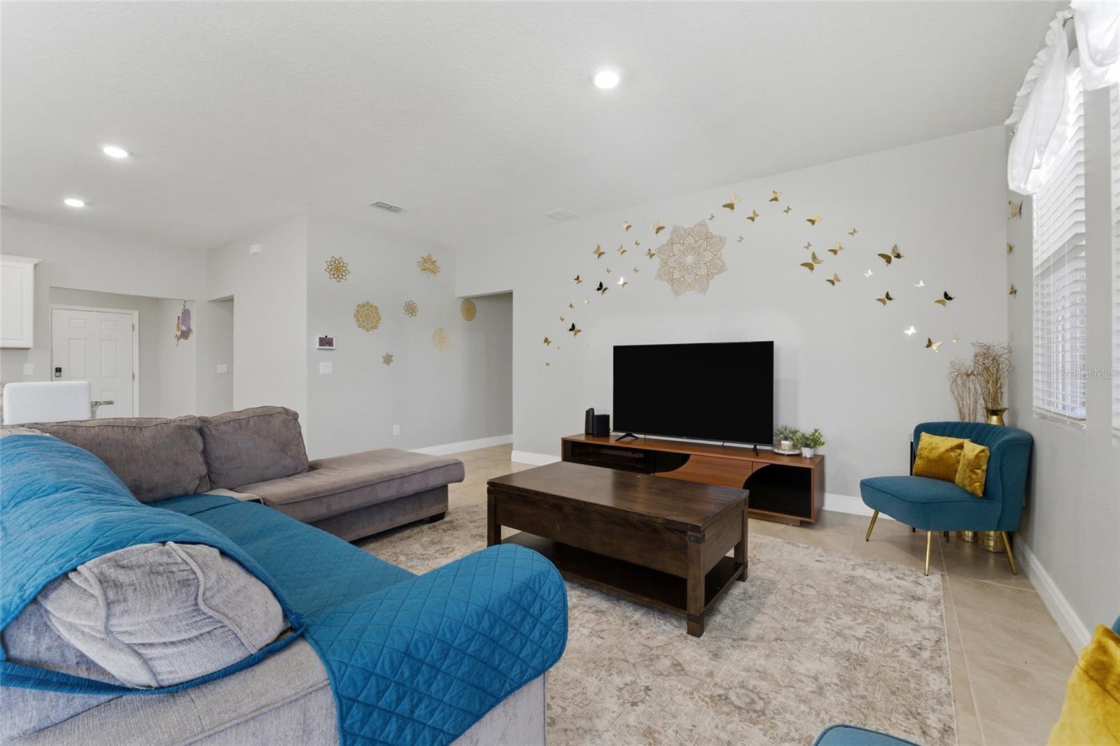 7635 Oakmoss Loop Property Photo 8