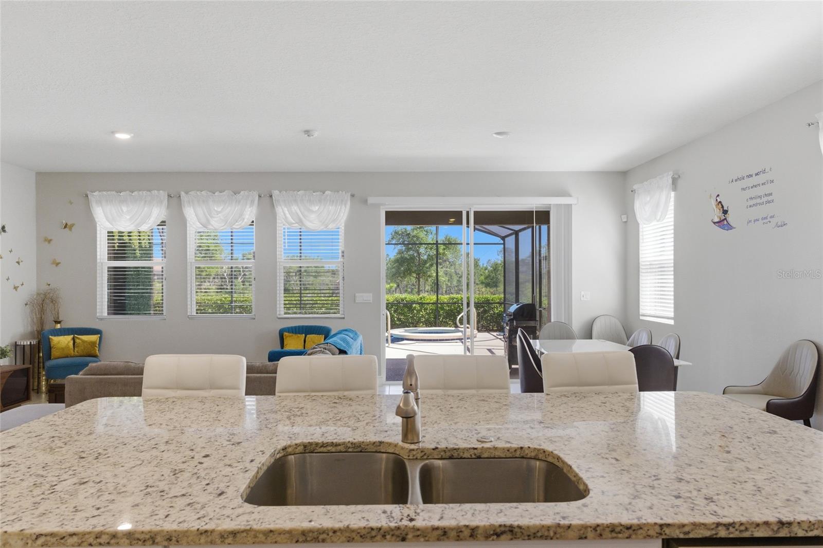 7635 Oakmoss Loop Property Photo 10