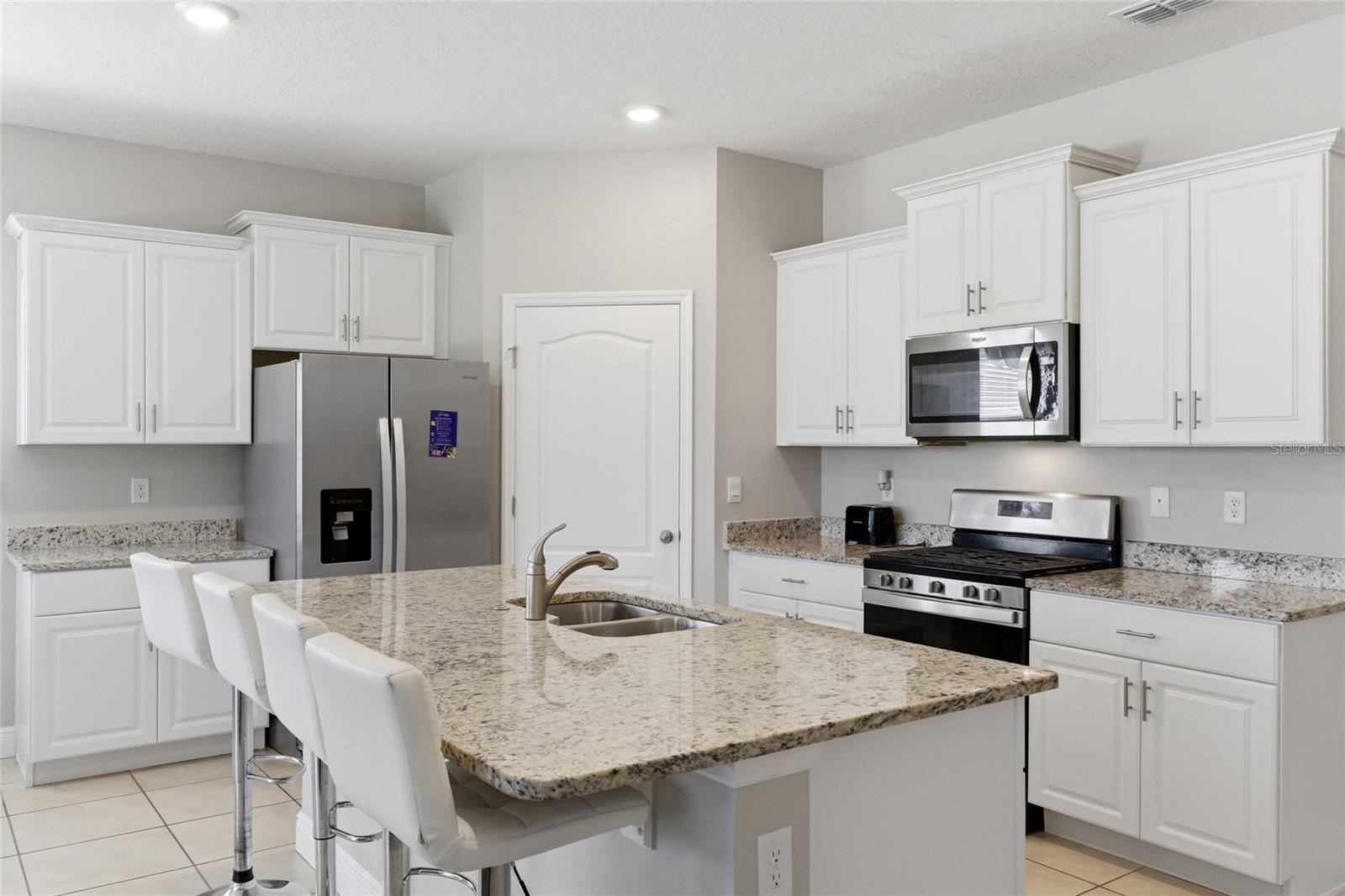 7635 Oakmoss Loop Property Photo 12
