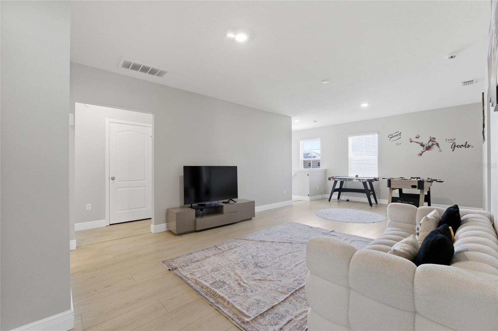7635 Oakmoss Loop Property Photo 16