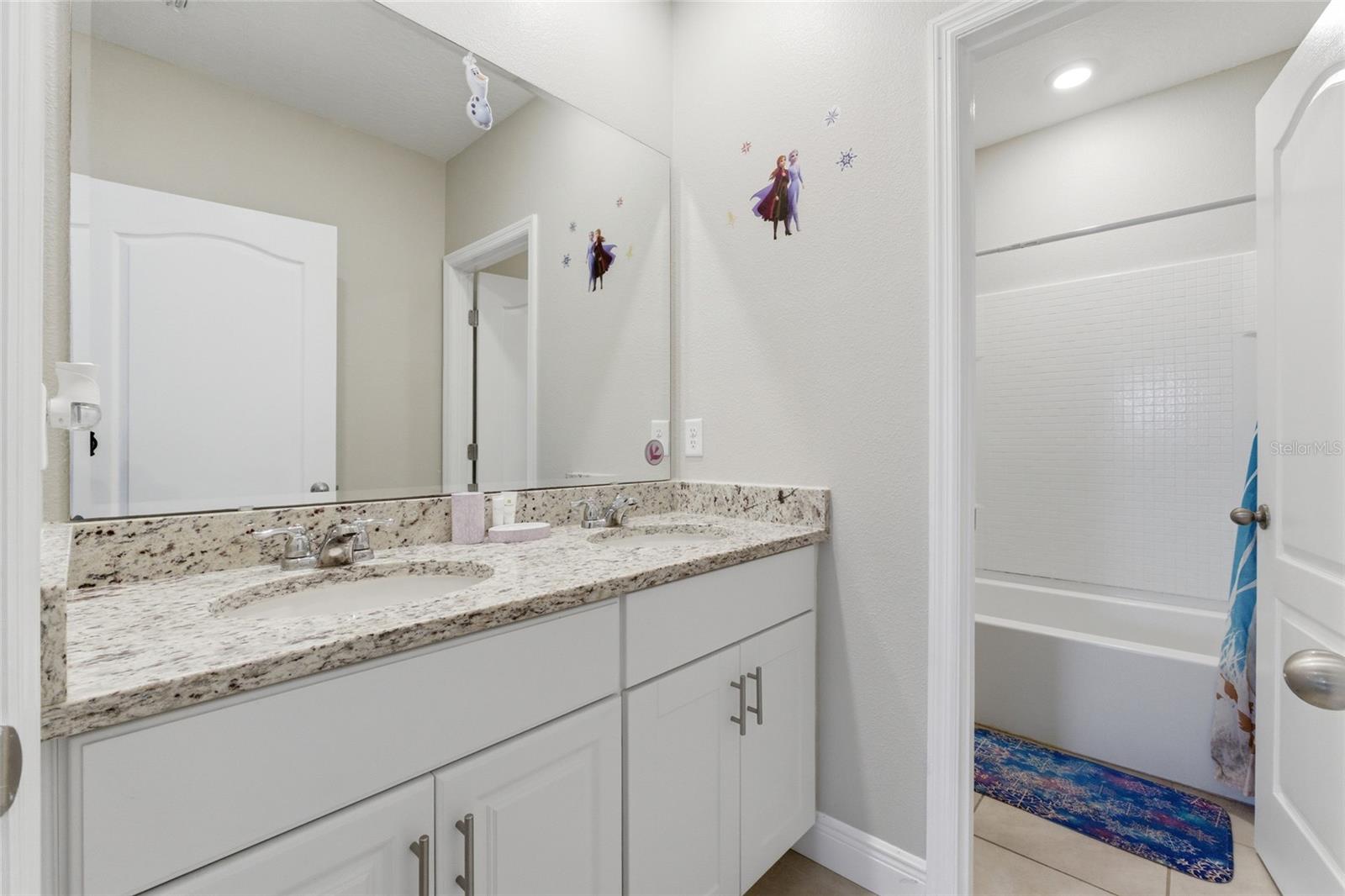 7635 Oakmoss Loop Property Photo 23