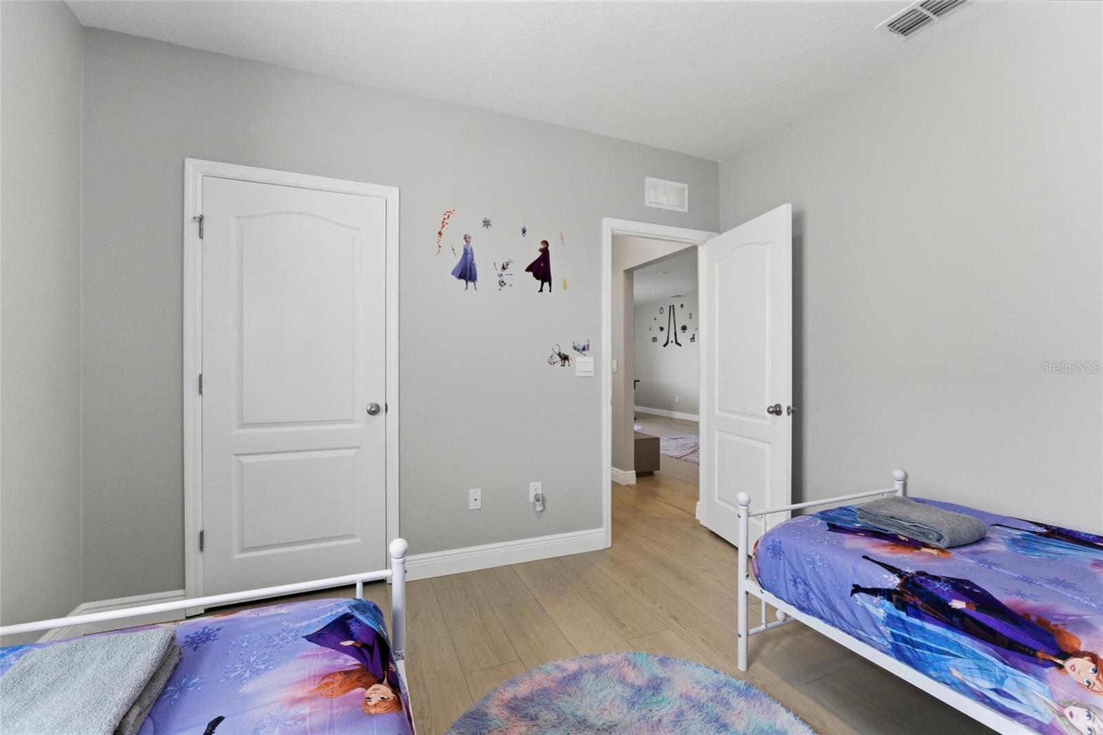 7635 Oakmoss Loop Property Photo 34