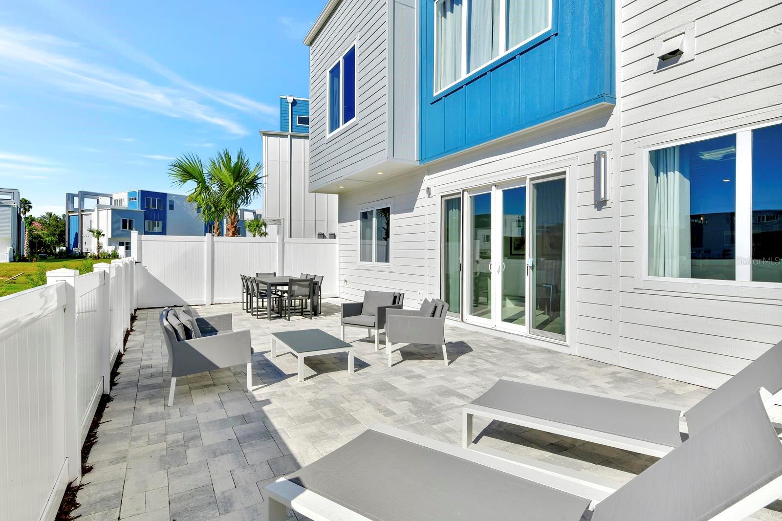 O6401857 Property Photo 4