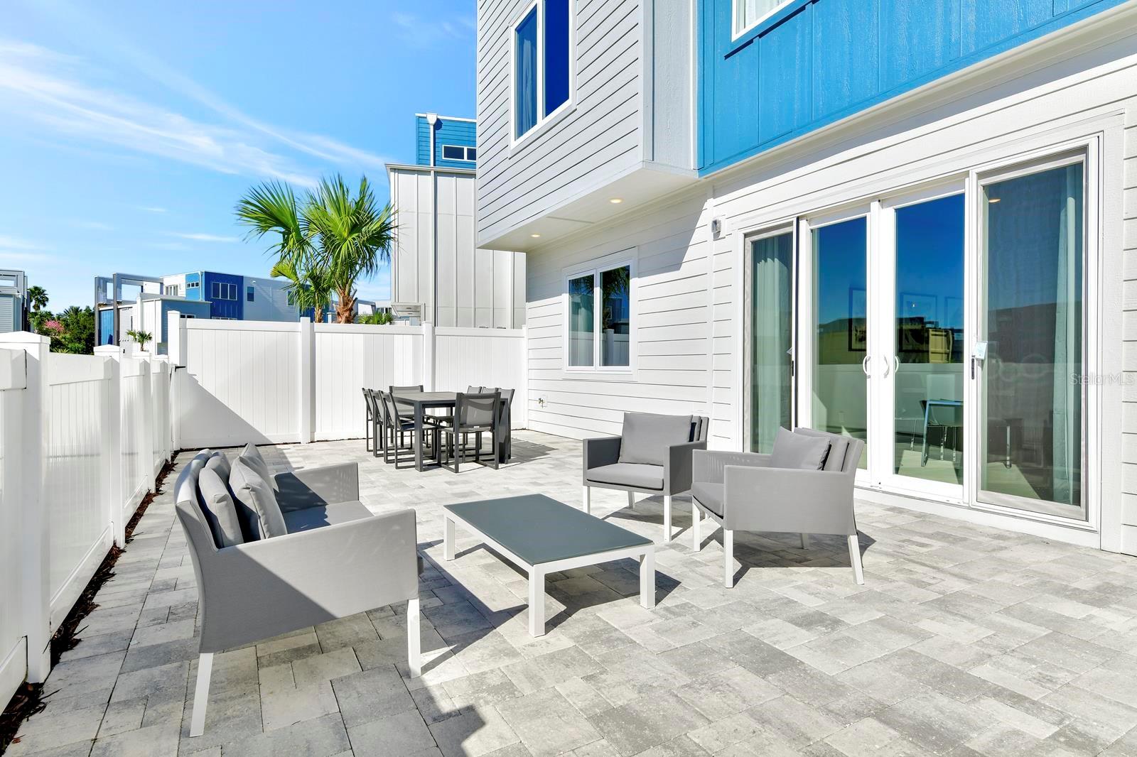 O6401857 Property Photo 5