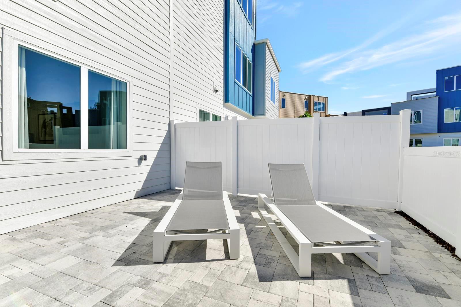 O6401857 Property Photo 6