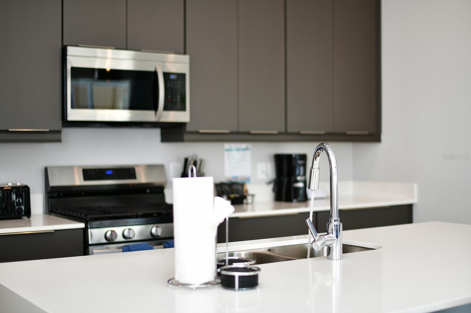 O6401857 Property Photo 17