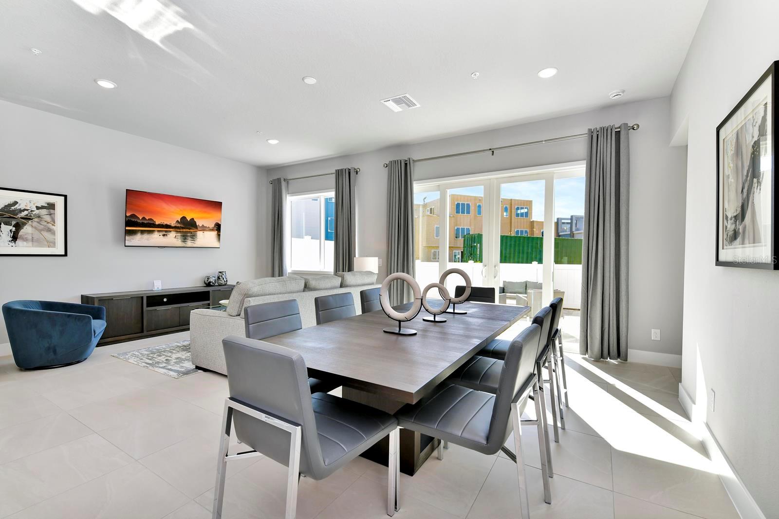 O6401857 Property Photo 22