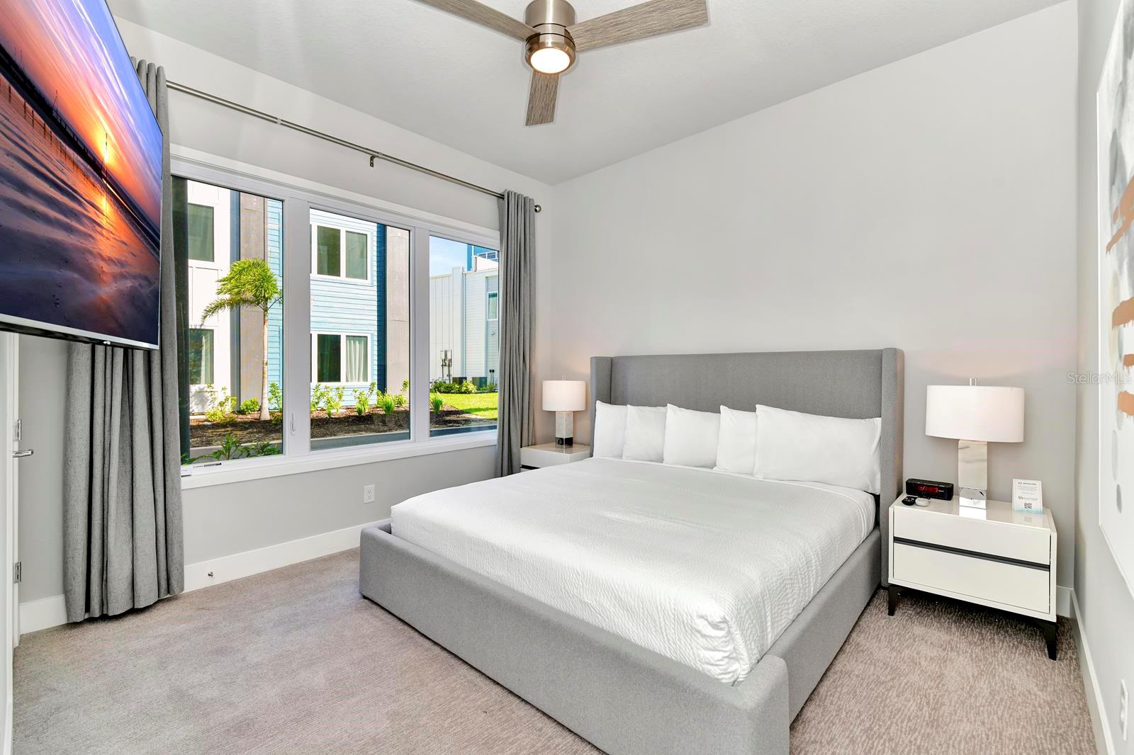 O6401857 Property Photo 24